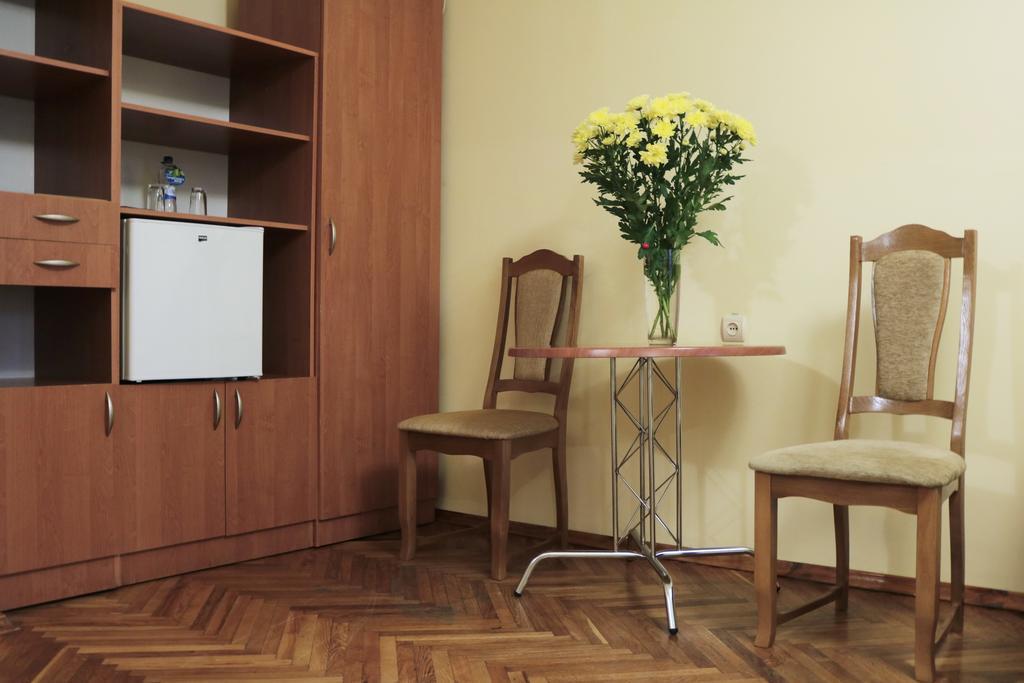 Hotel Ukraine ชึโตเมอร์ ภายนอก รูปภาพ