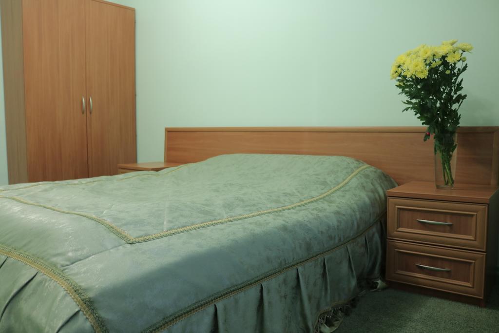 Hotel Ukraine ชึโตเมอร์ ภายนอก รูปภาพ